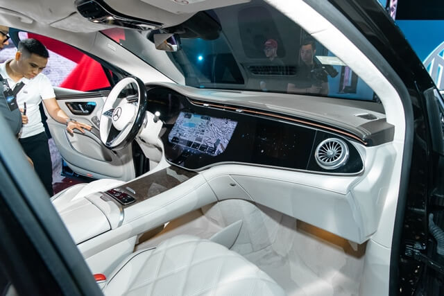 cabin-xe-mercedes-maybach-eqs680-suv